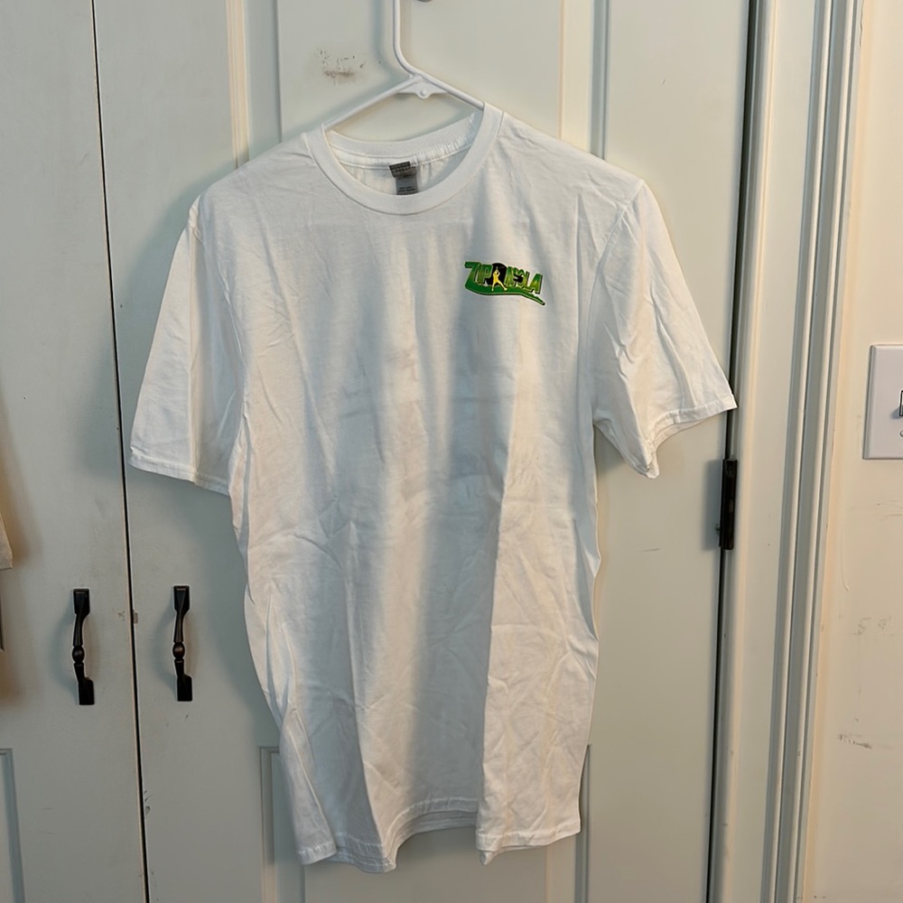 White oversized travel tshirt
